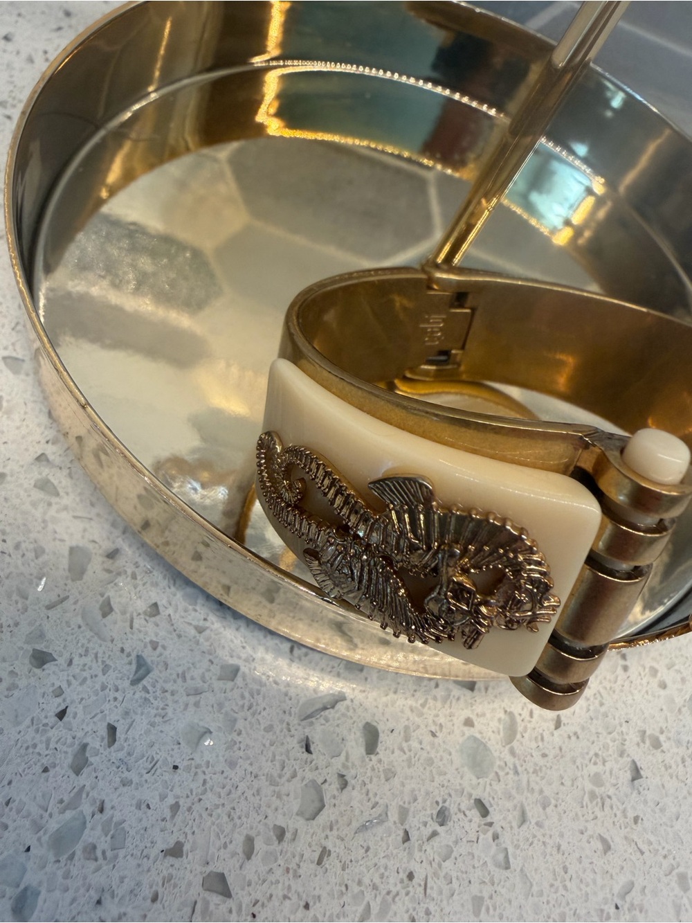 ACCEPTING OFFERS Vintage CAbi Sea Horse Motiff Cuff Gold & Ivory Tone - Picture 7 of 13